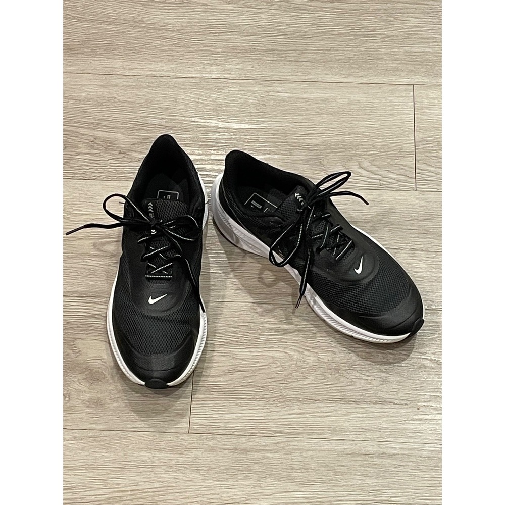 Nike Quest 3 Sheild Womens Running Shoes Size 8 Sneakers Trainers Black White
